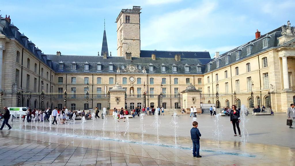 Sweethome Dijon - Black & White Exterior foto